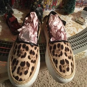 DOLCE & GABBANA cheetah Canvas Slip on Sneakers 9?